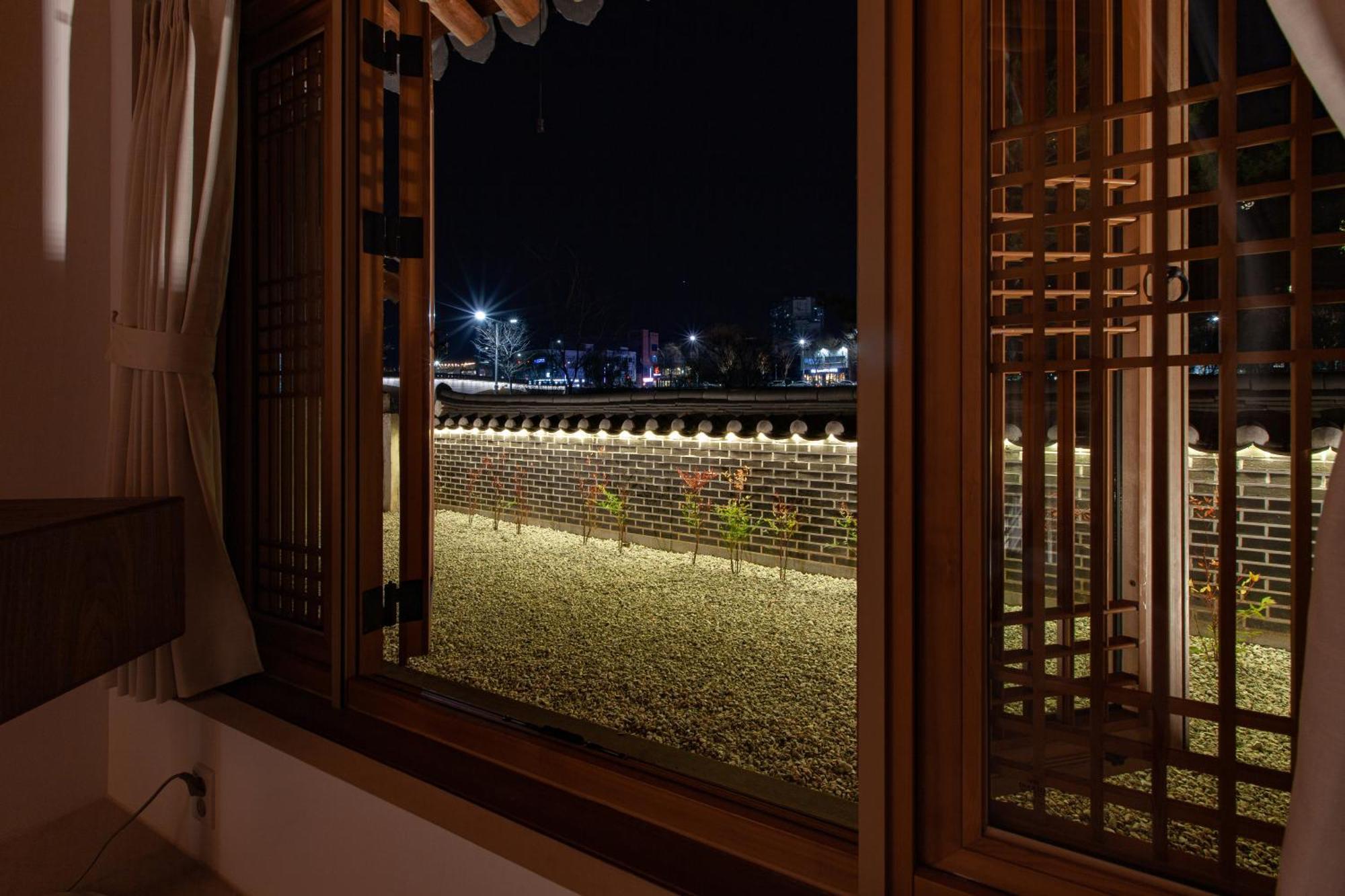 Cheong-Yeon, The Korean Traditional House Hanok In Jeonju Hanok Village Buitenkant foto