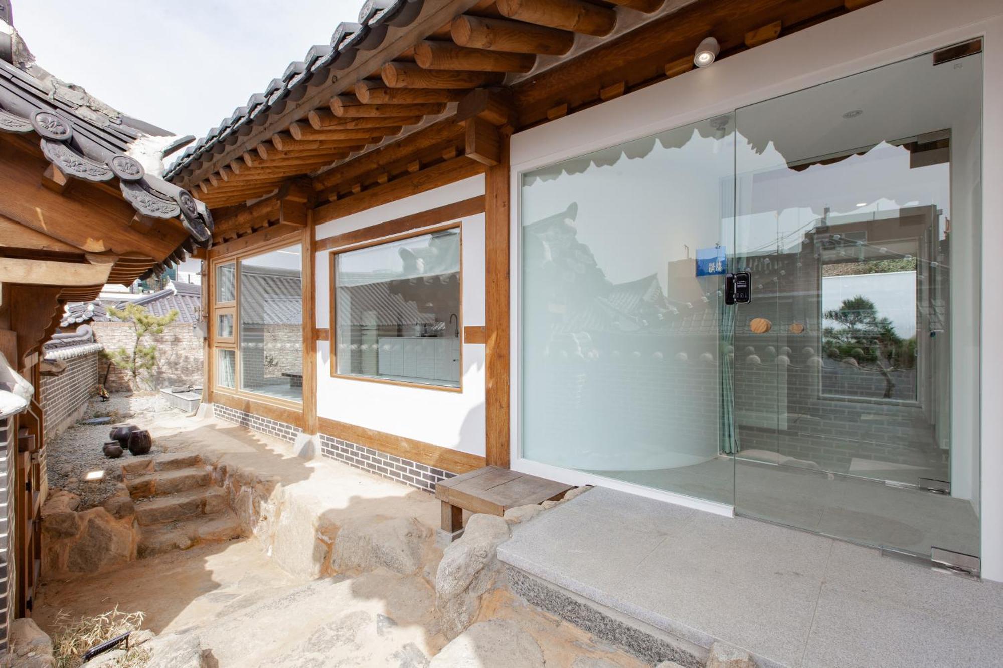 Cheong-Yeon, The Korean Traditional House Hanok In Jeonju Hanok Village Buitenkant foto