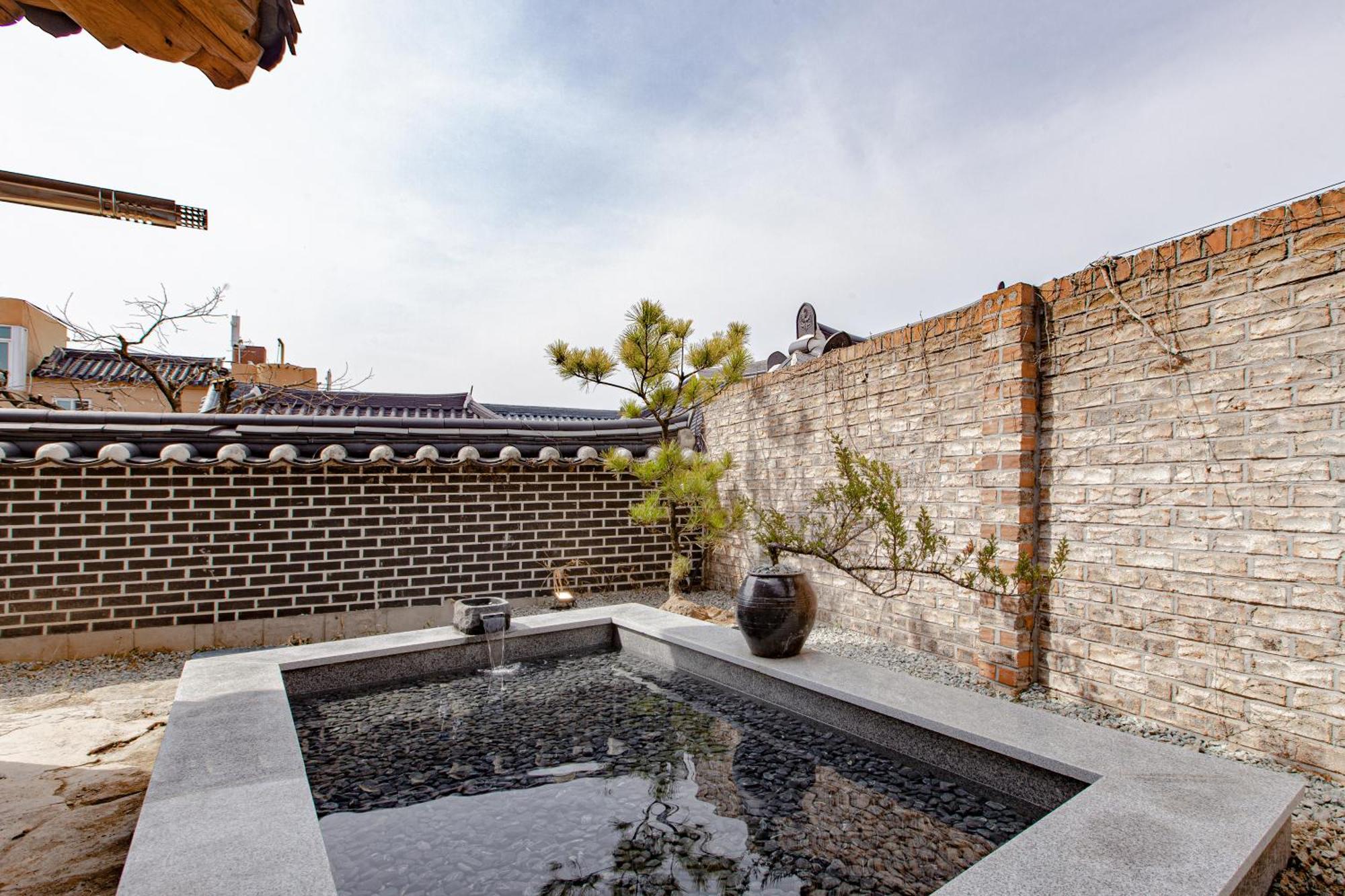 Cheong-Yeon, The Korean Traditional House Hanok In Jeonju Hanok Village Buitenkant foto