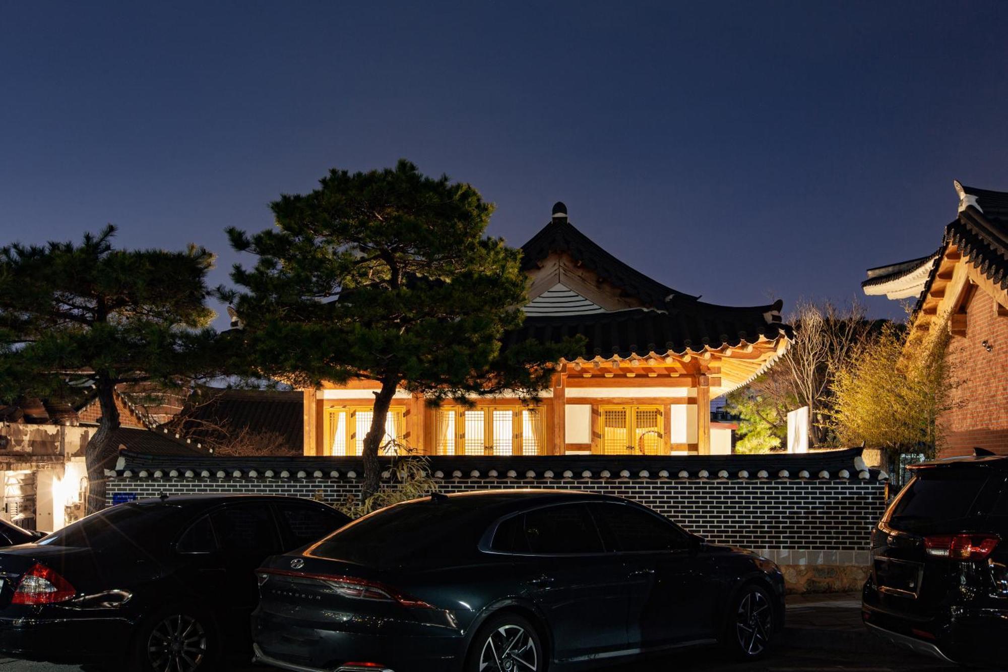 Cheong-Yeon, The Korean Traditional House Hanok In Jeonju Hanok Village Buitenkant foto